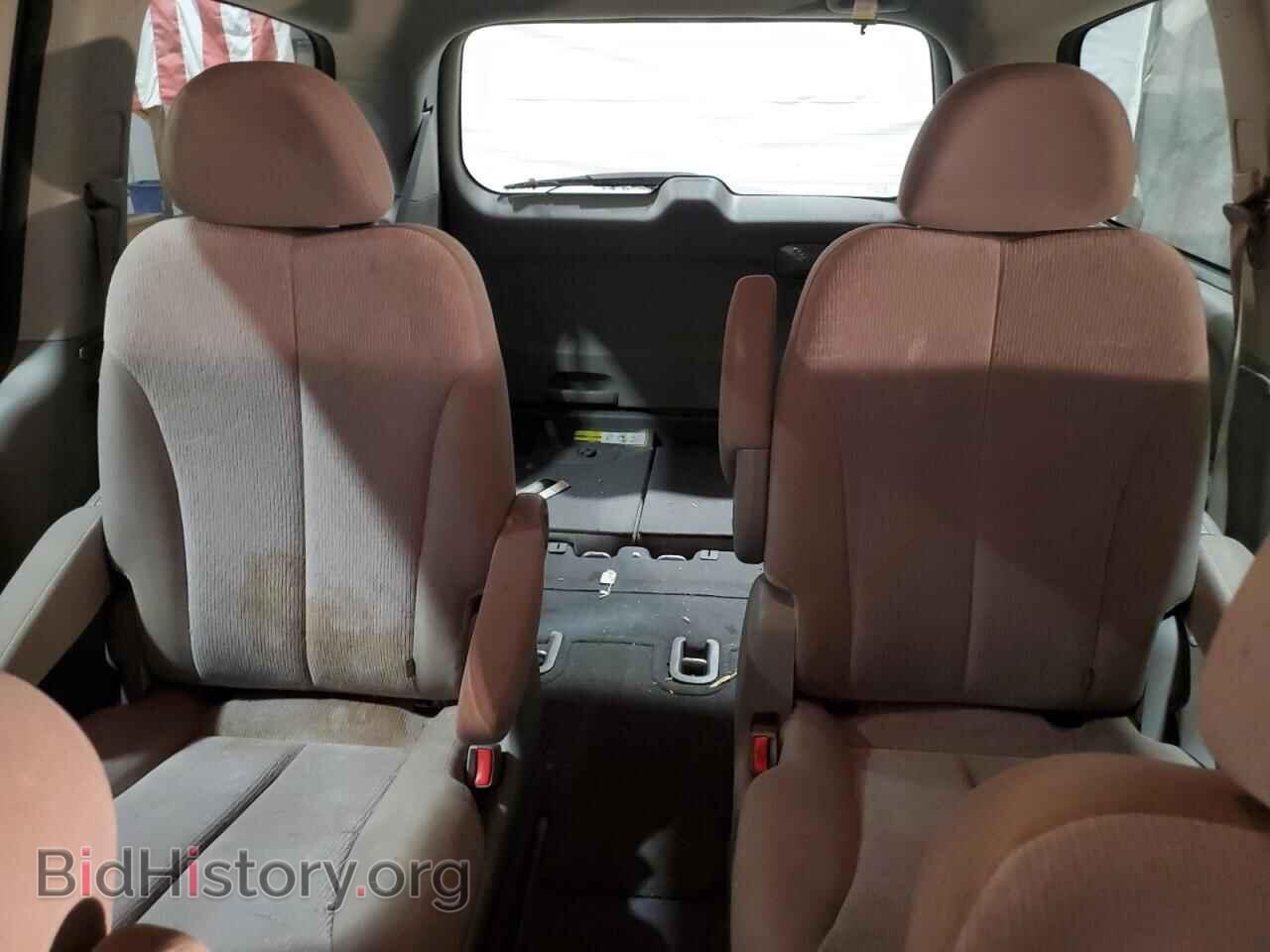 2011 KIA All Models - VIN: KNDMG4C77B6378040 - Photo 10