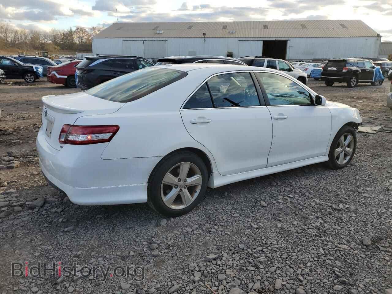 2011 TOYOTA CAMRY - VIN: 4T1BF3EK8BU738607 - Фото 3