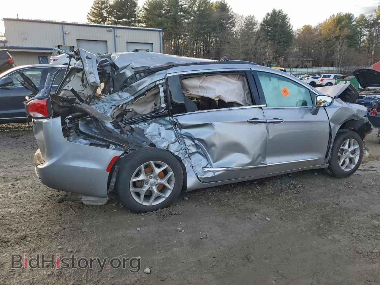 2017 CHRYSLER PACIFICA - VIN: 2C4RC1BG5HR588011 - Photo 3