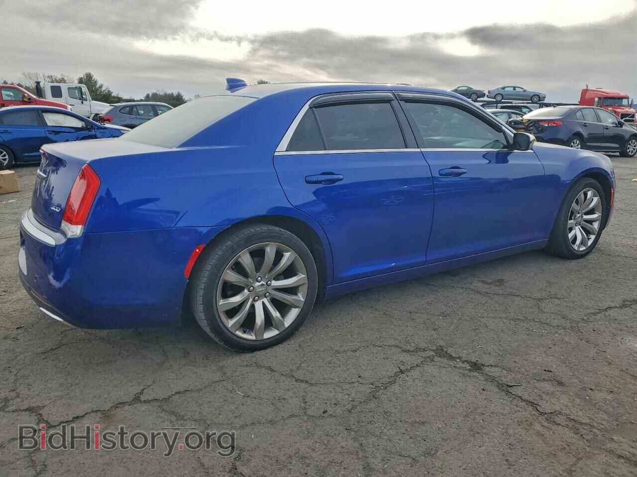 2018 CHRYSLER 300 - VIN: 2C3CCAAG7JH308810 - Фото 3