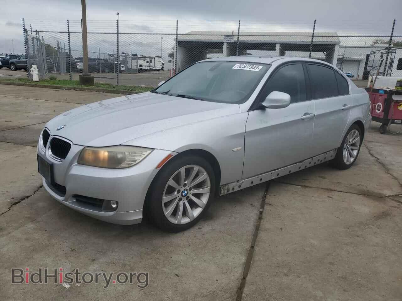 Фотография WBAPH5C54BA445802 - BMW 3 SERIES 2011