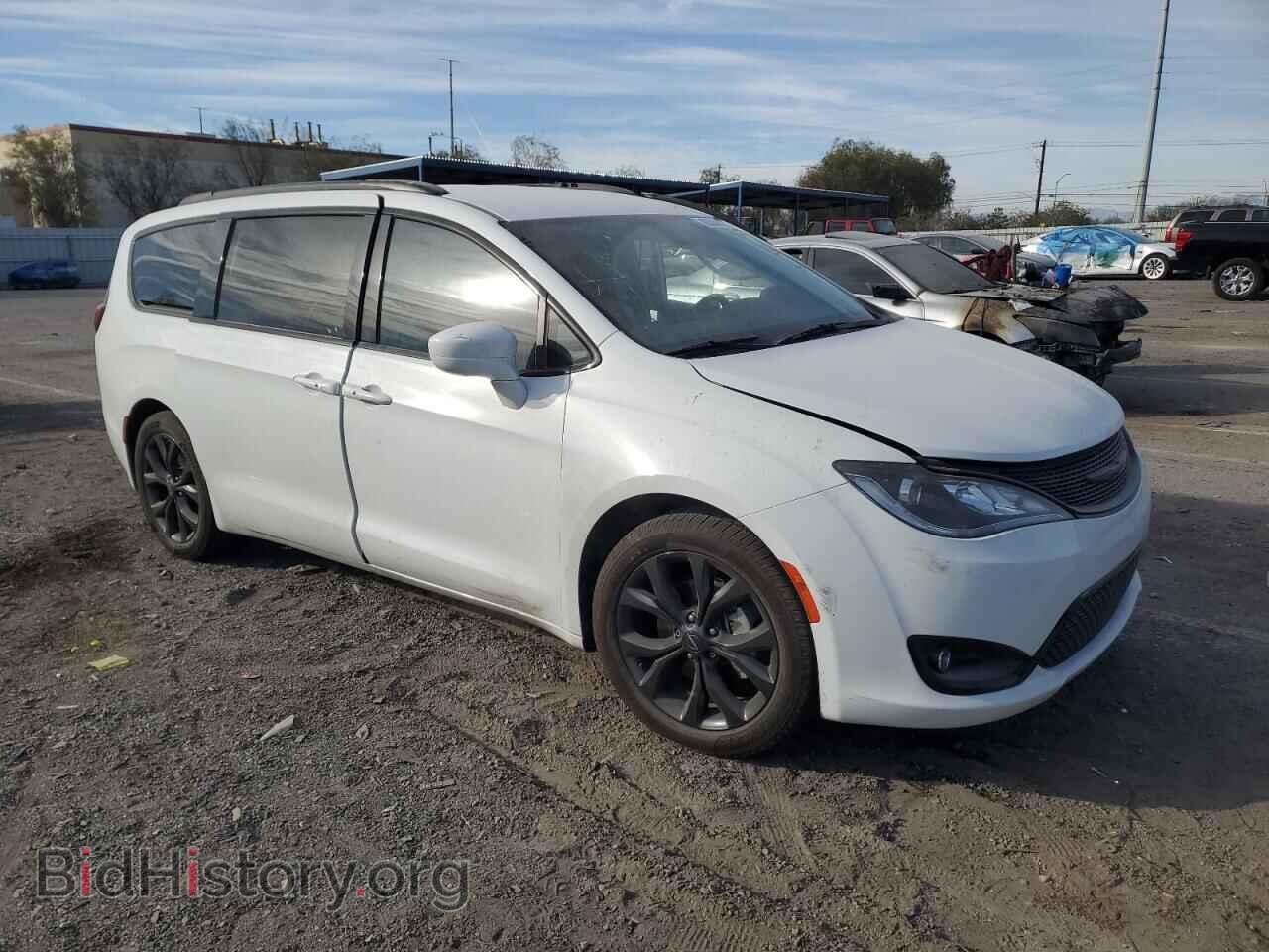 2018 CHRYSLER PACIFICA - VIN: 2C4RC1BG6JR226856 - Фото 4