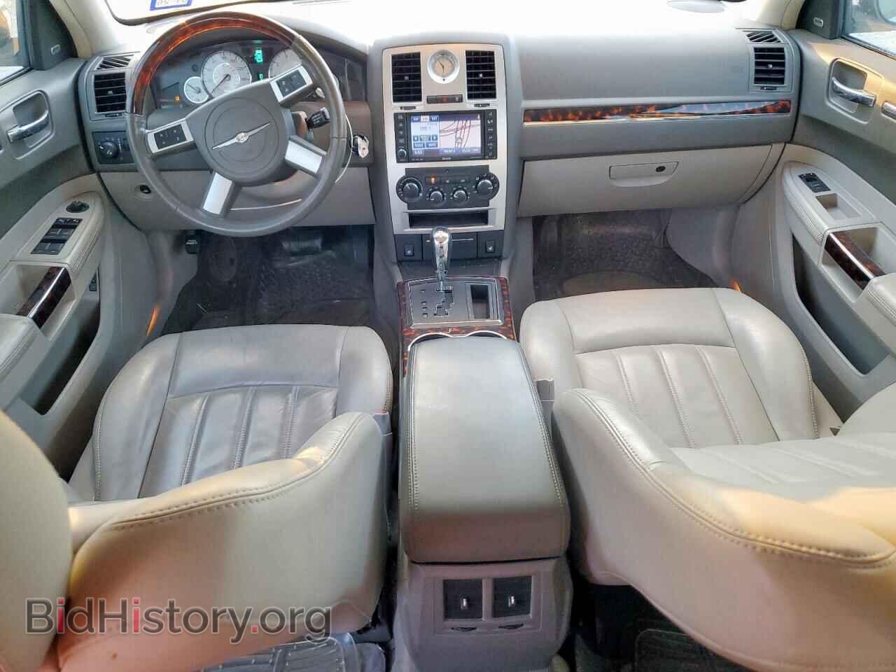 2010 CHRYSLER 300 - VIN: 2C3CA6CT6AH154149 - Фото 8