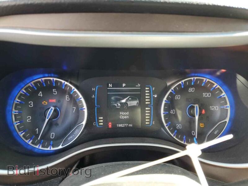 2017 Chrysler PACIFICA (VIN 2C4RC1BG4HR569854) — photo 9 of 16