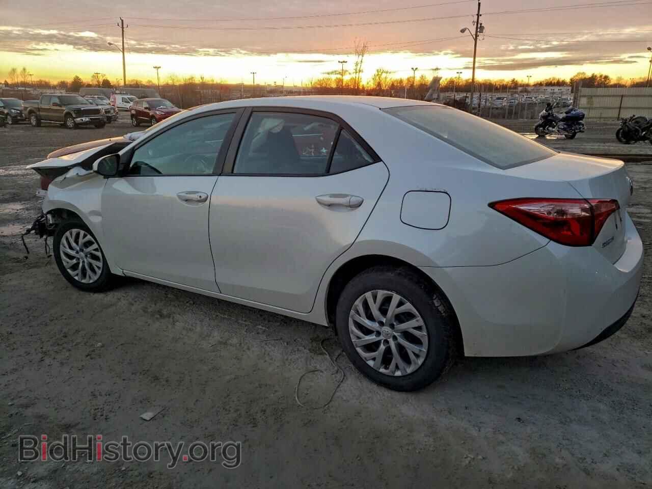 2017 TOYOTA COROLLA - VIN: 5YFBURHE8HP708631 - Фото 2