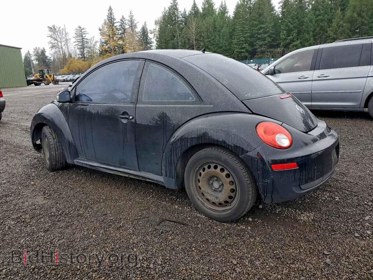 2010 VOLKSWAGEN BEETLE - VIN: 3VWPW3AG9AM020589 - Фото 2