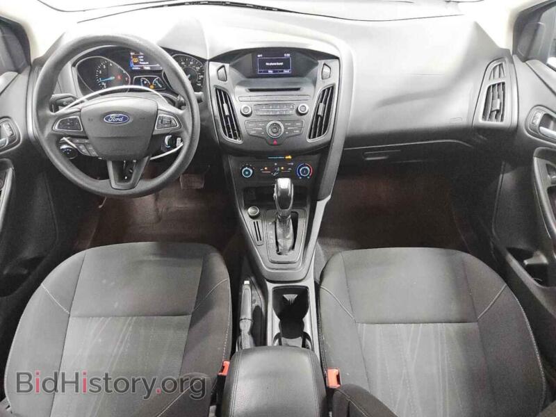 2016 Ford FOCUS (VIN 1FADP3F24GL262464) — фото 8 из 13