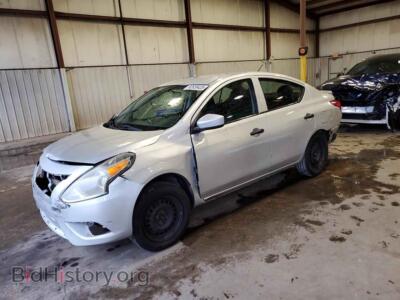 2017 Nissan VERSA S, серебристый — VIN 3N1CN7AP2HL810976, Copart