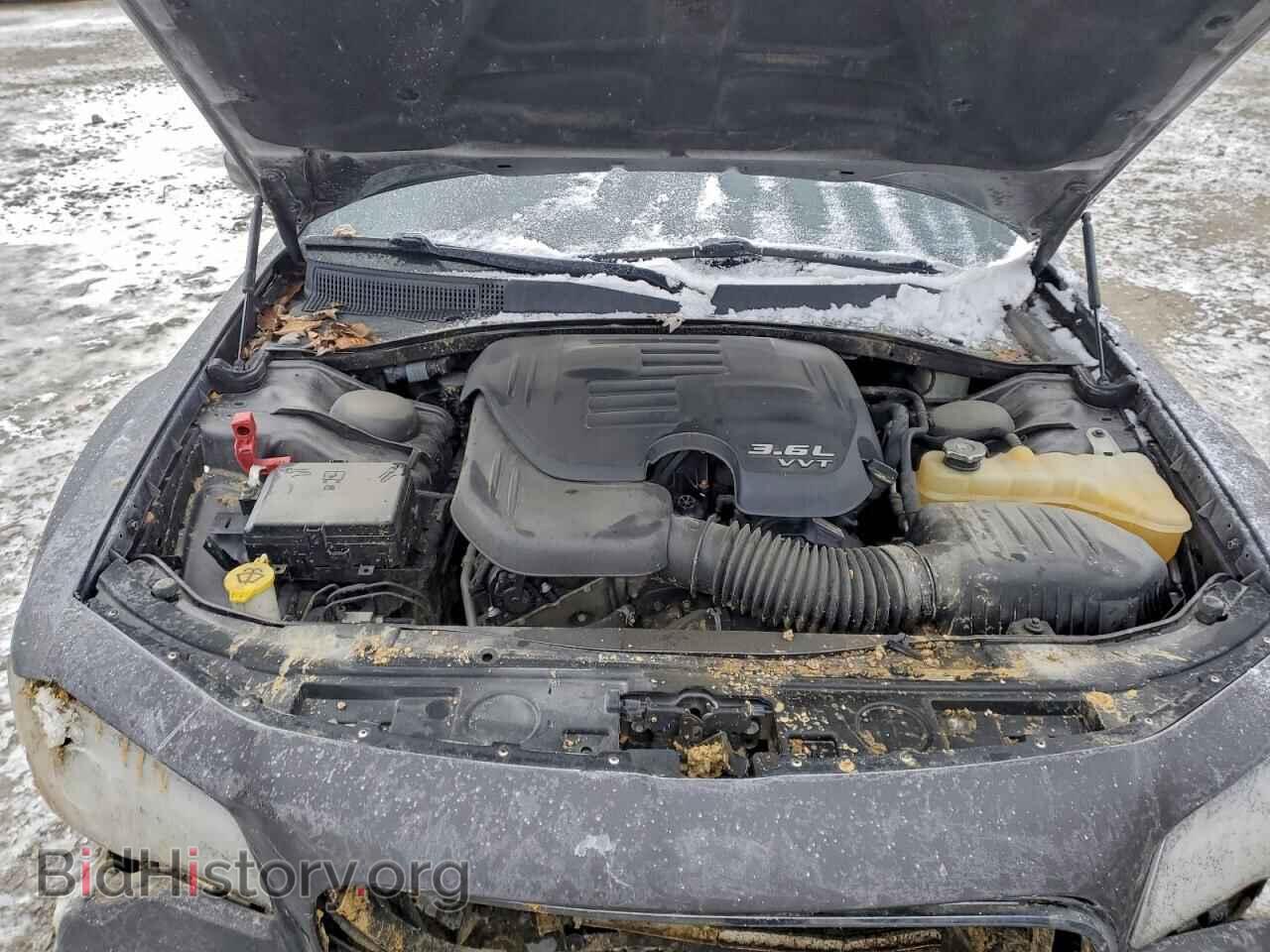 2019 CHRYSLER 300 - VIN: 2C3CCABG1KH628706 - Фото 11