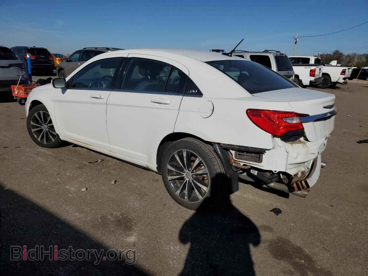 2012 CHRYSLER 200 - VIN: 1C3CCBBG7CN257551 - Фото 2