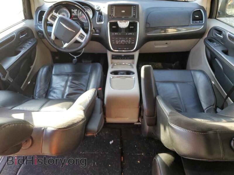 2016 Chrysler MINIVAN (VIN 2C4RC1GG5GR174556) — photo 8 of 13
