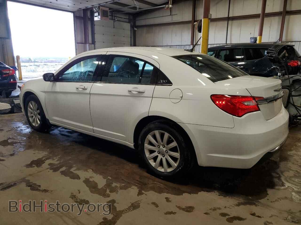 2011 CHRYSLER 200 - VIN: 1C3BC1FB1BN547657 - Фото 2