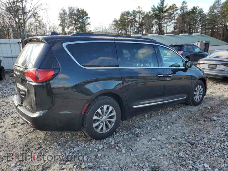 2017 Chrysler PACIFICA (VIN 2C4RC1BGXHR803771) — photo 3 of 13