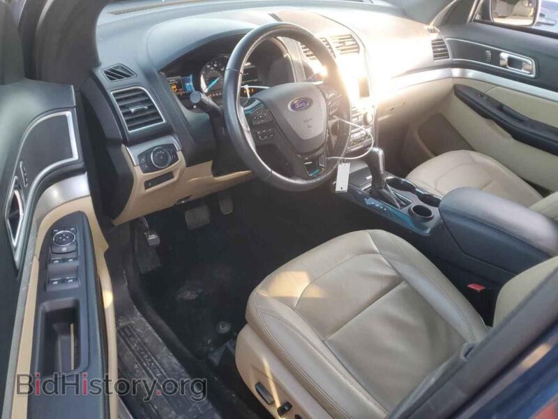 2016 Ford EXPLORER (VIN 1FM5K7D82GGB36913) — photo 8 of 13