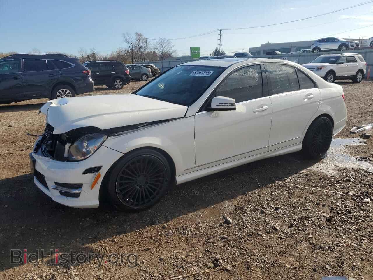 Photo WDDGF8BB2CR234513 - MERCEDES-BENZ C-CLASS 2012