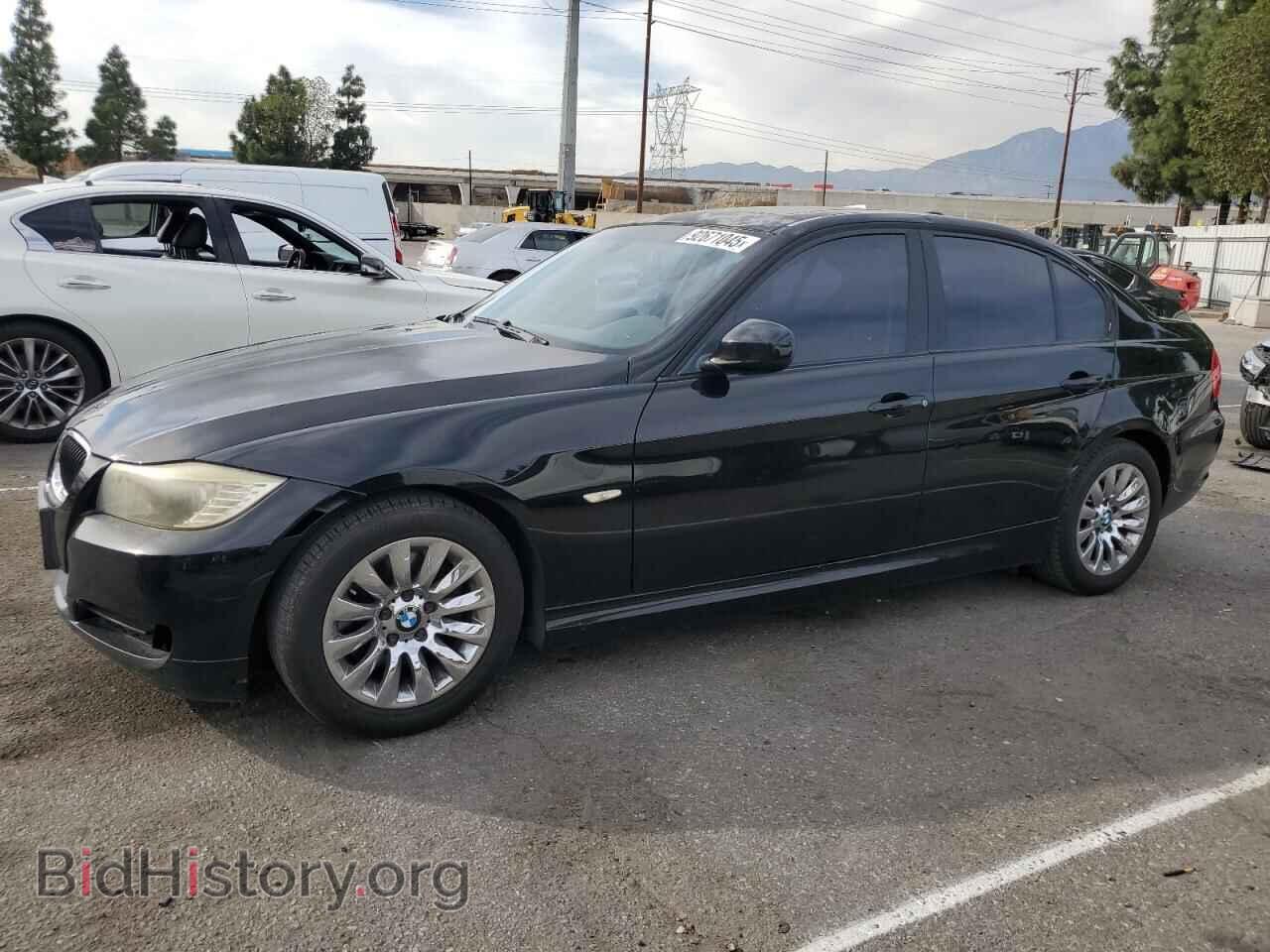Фотография WBAPH53519A435836 - BMW 3 SERIES 2009
