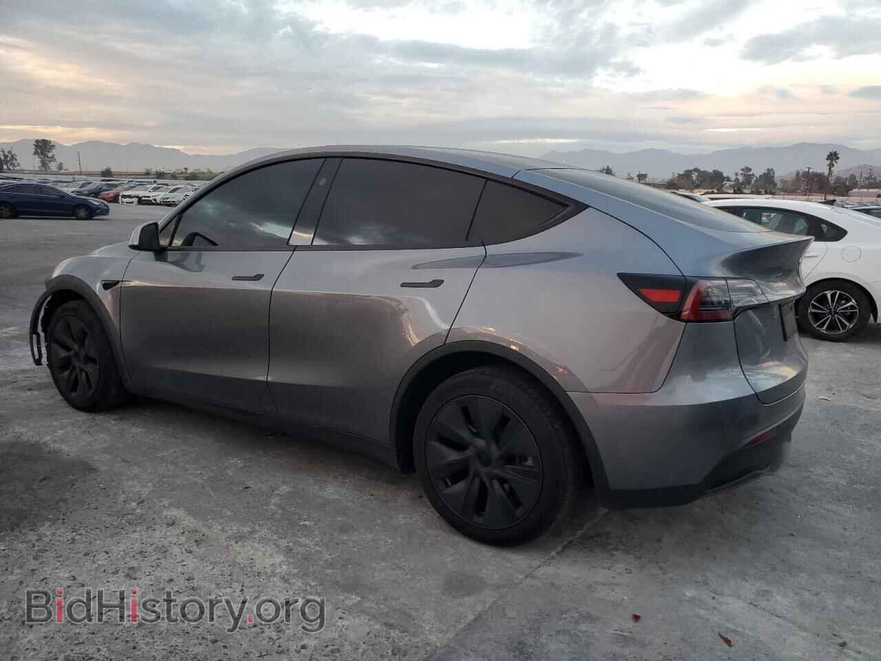 2024 TESLA MODEL Y - VIN: 7SAYGDED7RF201235 - Фото 2