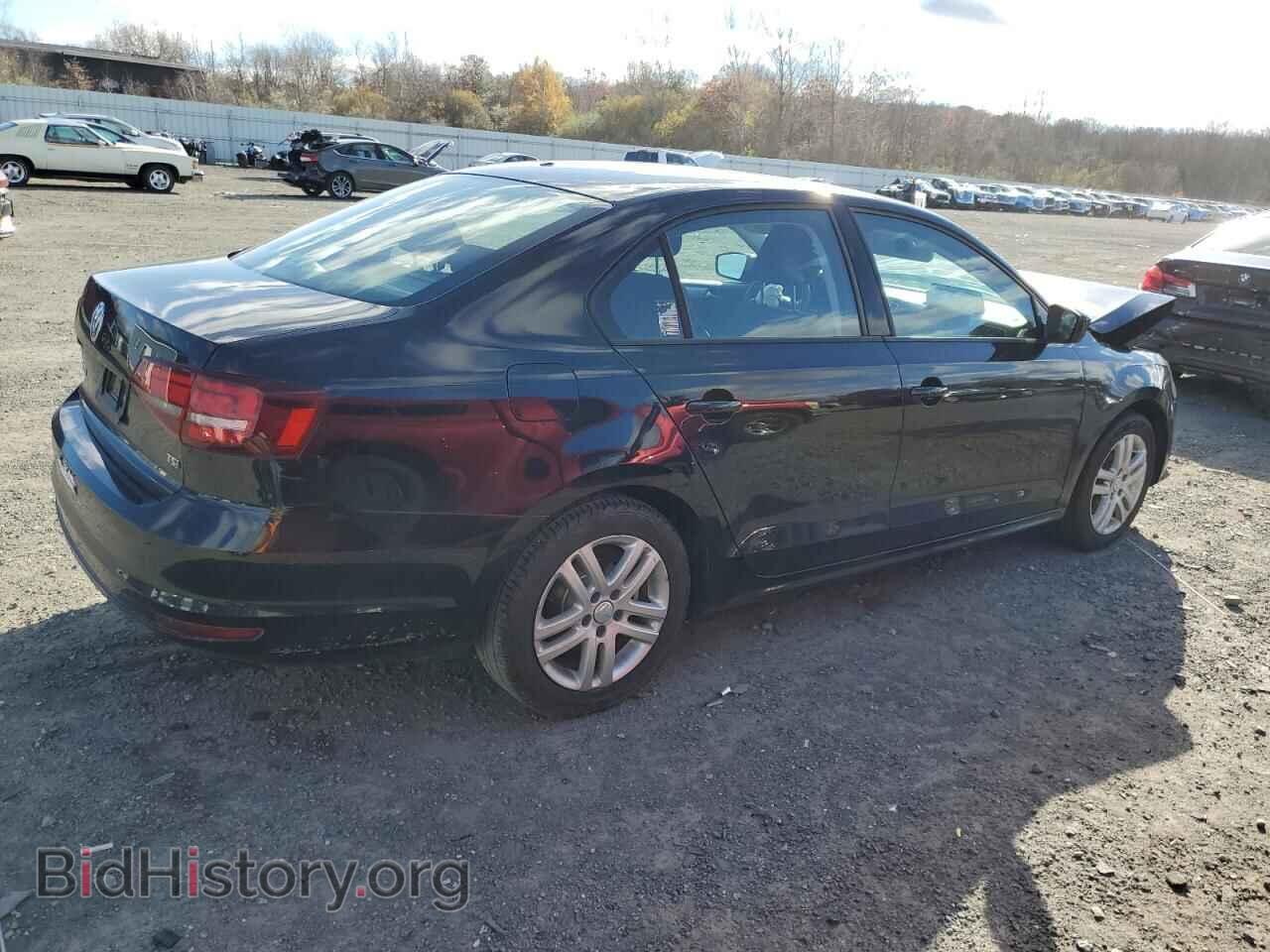 2018 VOLKSWAGEN JETTA - VIN: 3VW2B7AJ3JM218108 - Фото 3