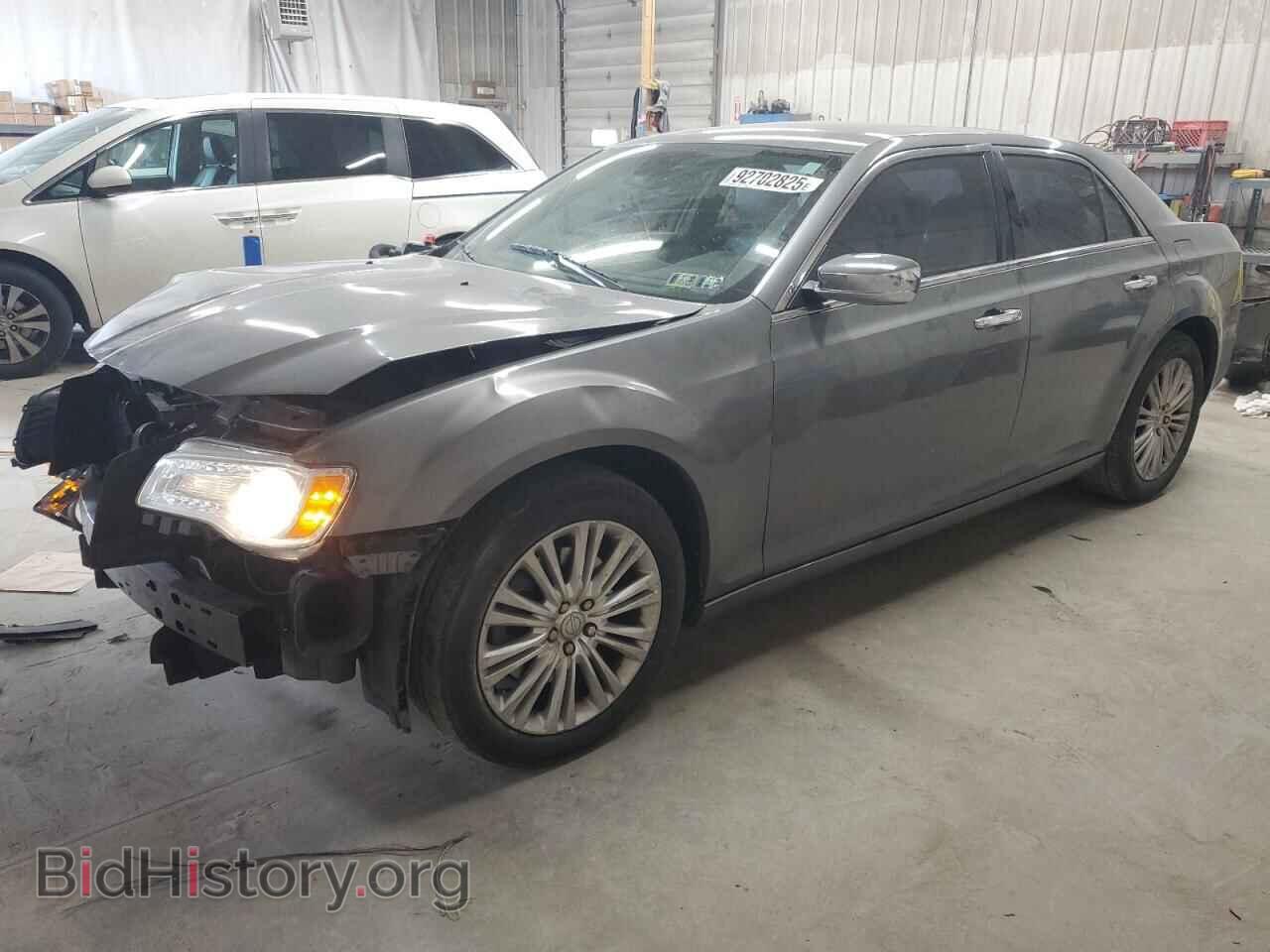 Photo 2C3CK6CT7BH560052 - CHRYSLER 300 2011