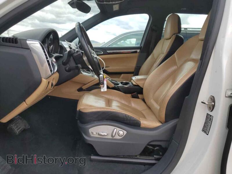 2018 Porsche CAYENNE (VIN WP1AA2A26JKA05799) — photo 7 of 13