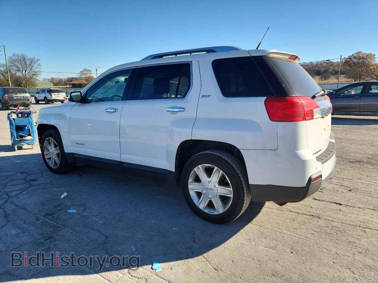 2011 GMC TERRAIN - VIN: 2CTALWEC5B6452929 - Photo 2
