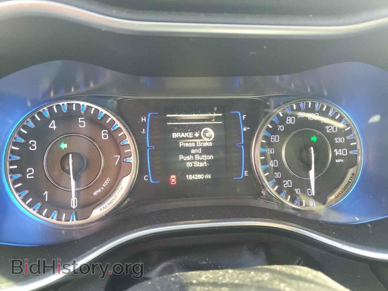 2016 CHRYSLER 200 - VIN: 1C3CCCAB1GN142042 - Фото 9