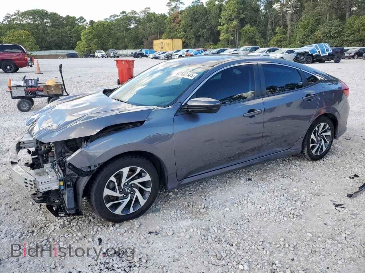 Photo 19XFC2F77JE013497 - HONDA CIVIC 2018