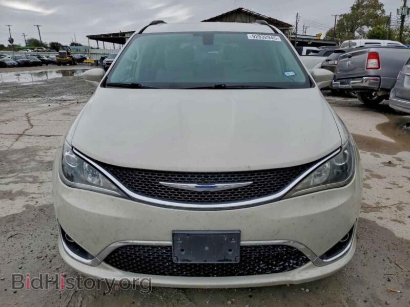 2017 Chrysler PACIFICA (VIN 2C4RC1BG0HR560794) — photo 5 of 13