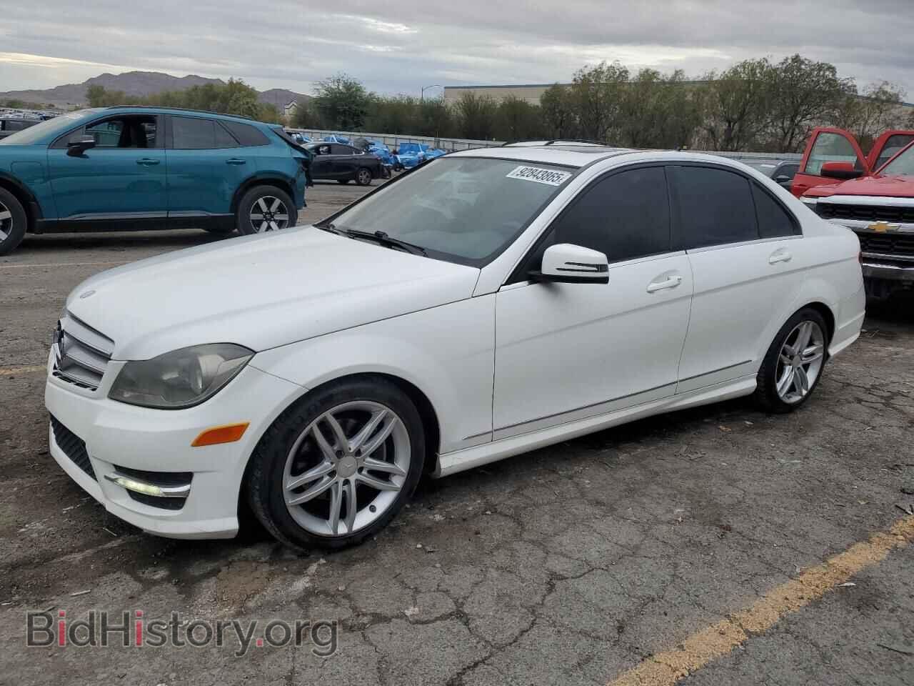 Photo WDDGF4HB0DR275014 - MERCEDES-BENZ C-CLASS 2013