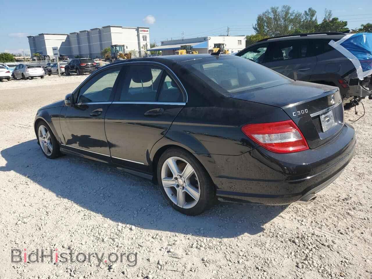 2011 MERCEDES-BENZ C-CLASS - VIN: WDDGF5EBXBR135639 - Фото 2