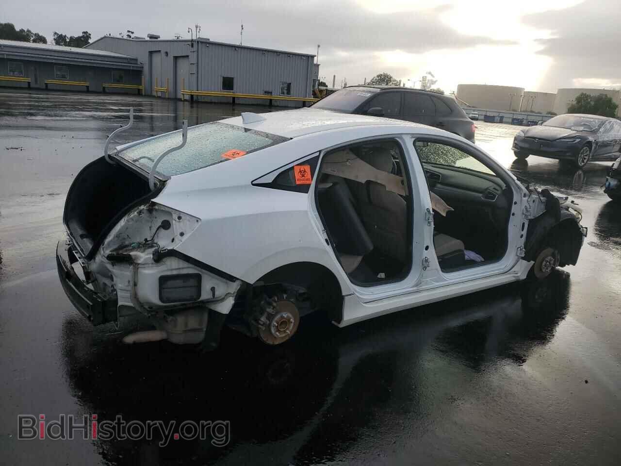 2018 HONDA CIVIC - VIN: 2HGFC2F72JH573384 - Фото 3