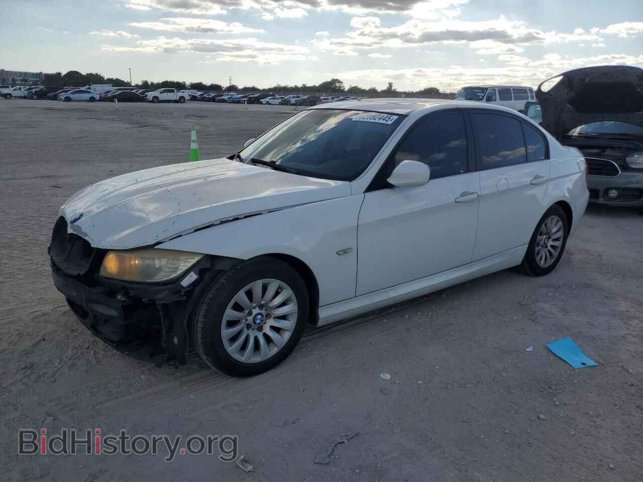 Photo WBAPH57599NL77770 - BMW 3 SERIES 2009