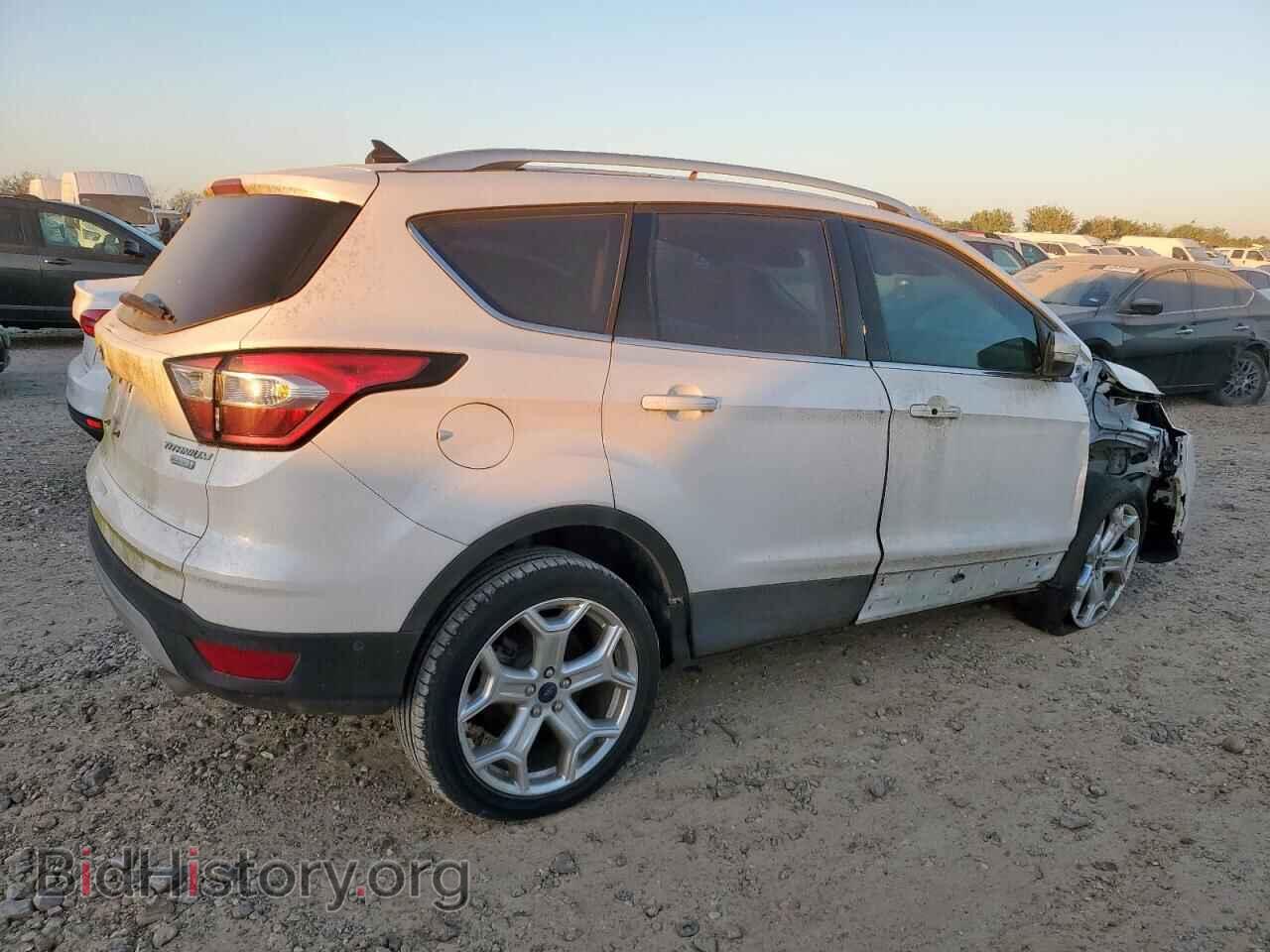 2018 FORD ESCAPE - VIN: 1FMCU0J9XJUD43399 - Фото 3