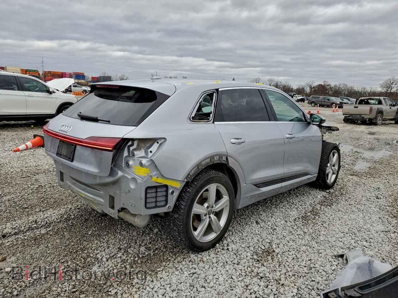 2019 AUDI E-TRON - VIN: WA1LAAGE6KB009739 - Photo 3