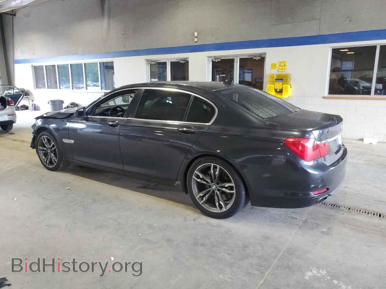 2011 BMW 7 SERIES - VIN: WBAKC8C55BC433110 - Фото 2