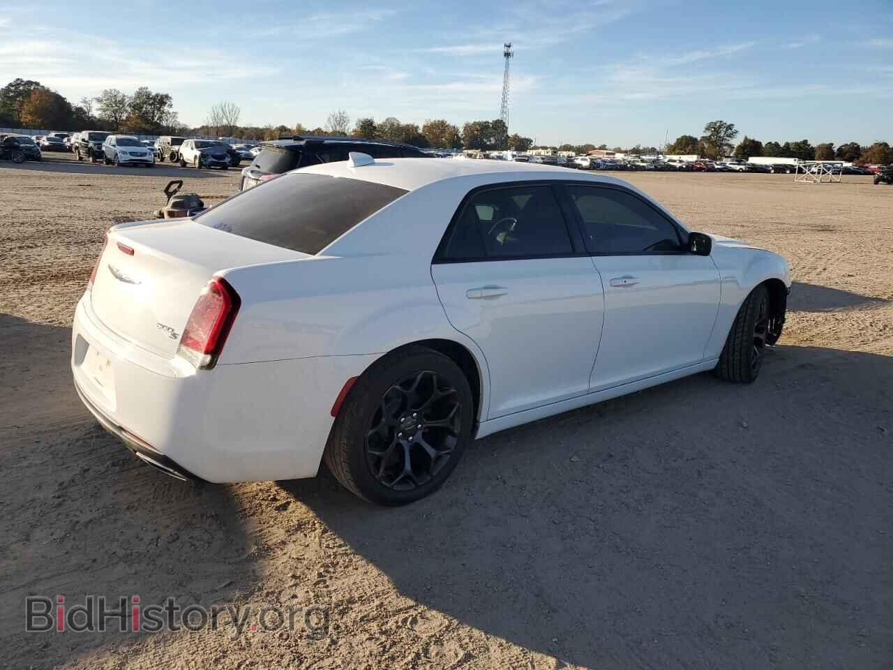 2019 CHRYSLER 300 - VIN: 2C3CCABG6KH638096 - Фото 3