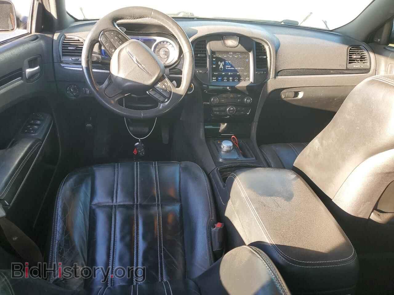 2019 CHRYSLER 300 - VIN: 2C3CCABG6KH638096 - Фото 8