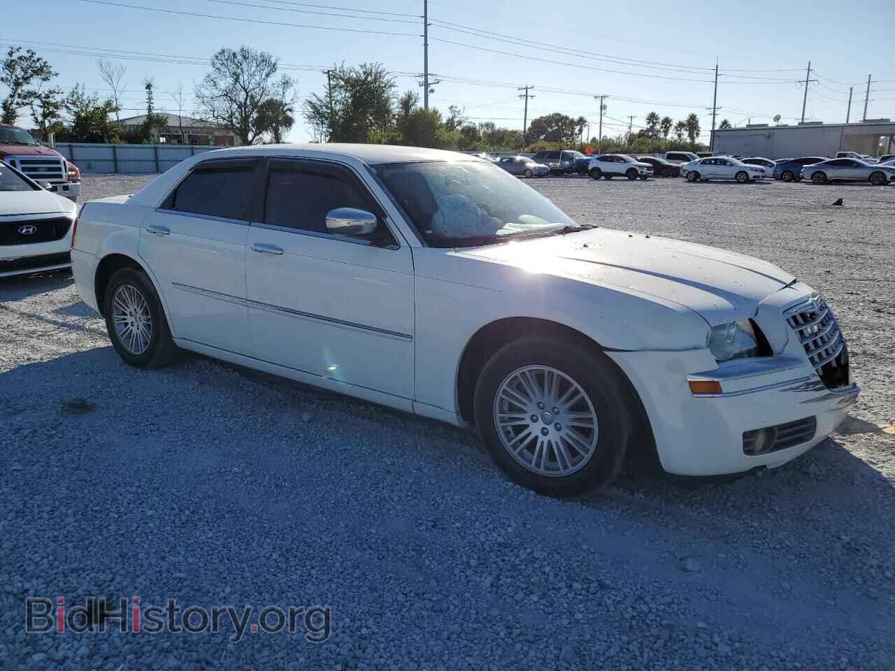 2010 CHRYSLER 300 - VIN: 2C3CA5CVXAH167899 - Фото 4