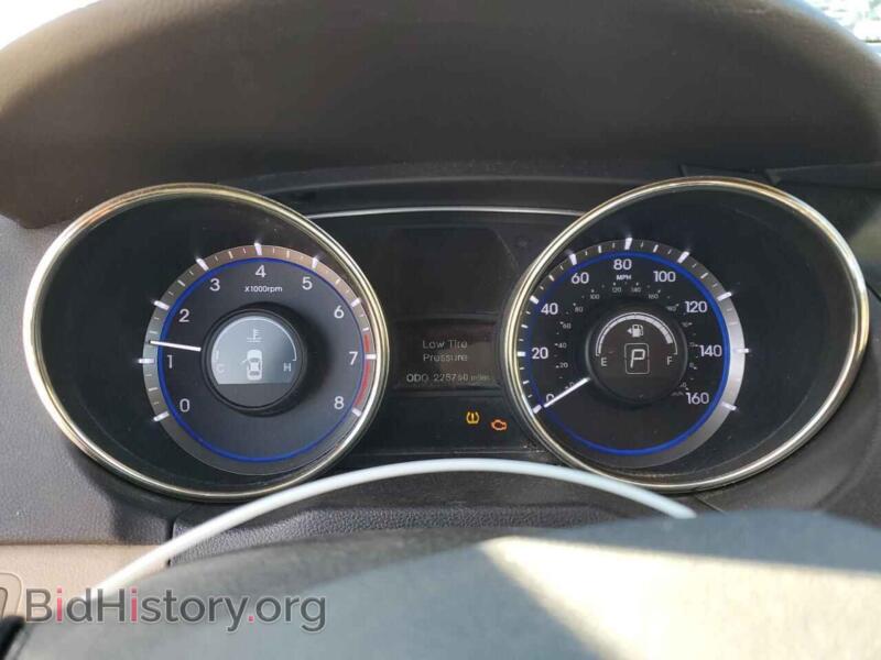 2011 Hyundai SONATA (VIN 5NPEC4AB8BH215538) — фото 9 из 12