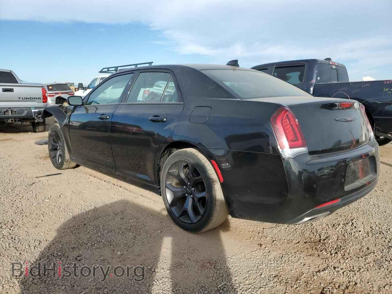 2021 CHRYSLER 300 - VIN: 2C3CCABG3MH529002 - Фото 2