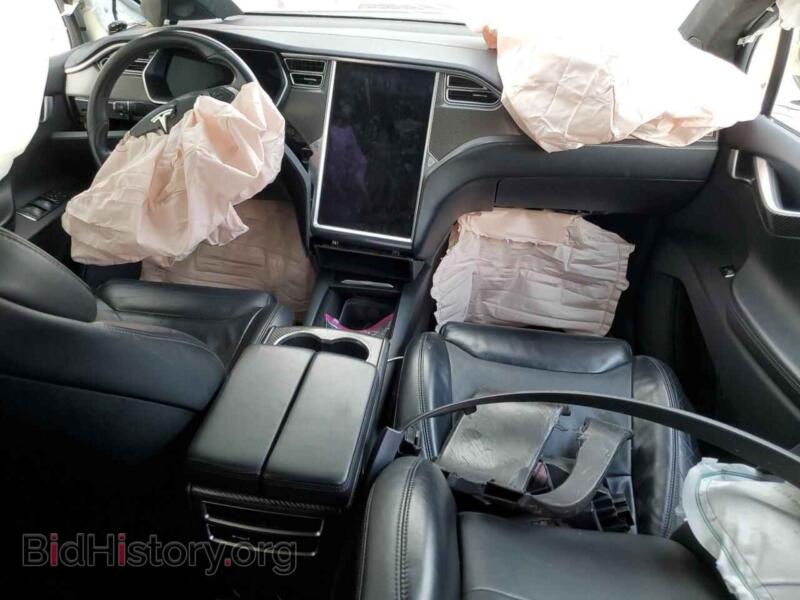 2017 Tesla MODEL X (VIN 5YJXCAE28HF051278) — photo 8 of 12
