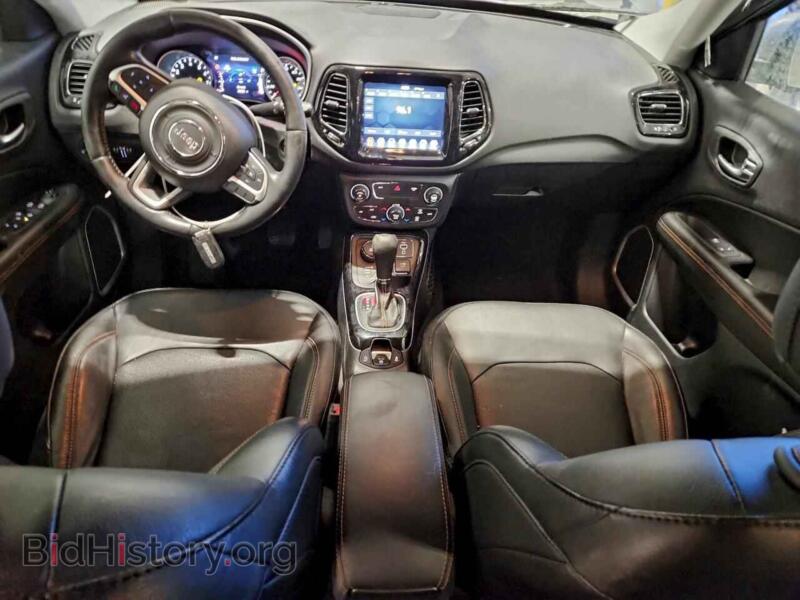 2020 Jeep COMPASS (VIN 3C4NJDCBXLT209017) — фото 8 из 13