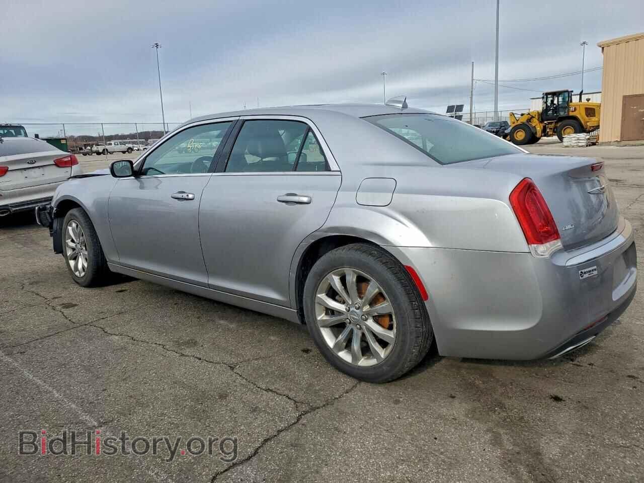 2016 CHRYSLER 300 - VIN: 2C3CCARG1GH344215 - Фото 2