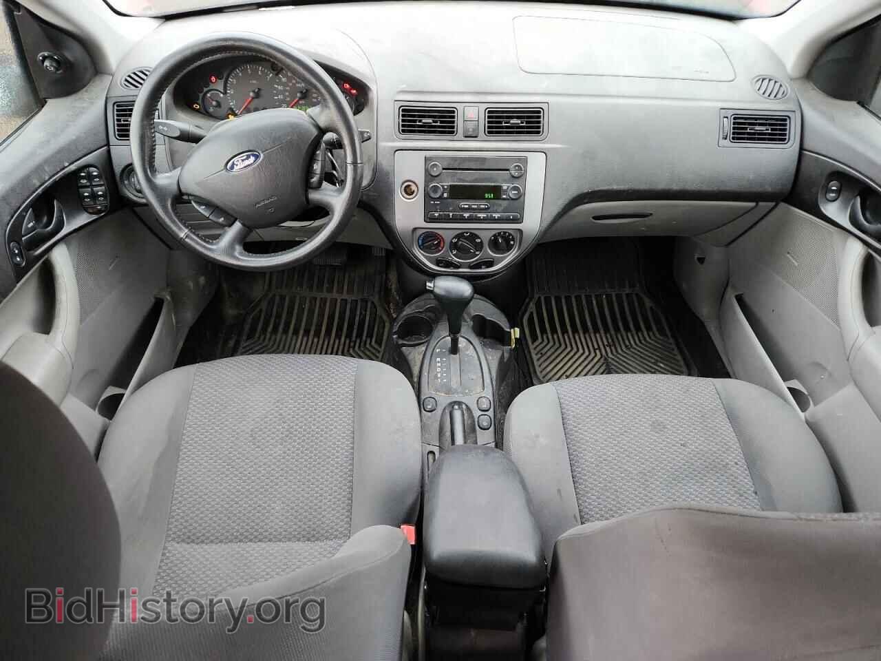 2005 FORD FOCUS - VIN: 3FAFP37N75R100151 - Фото 8