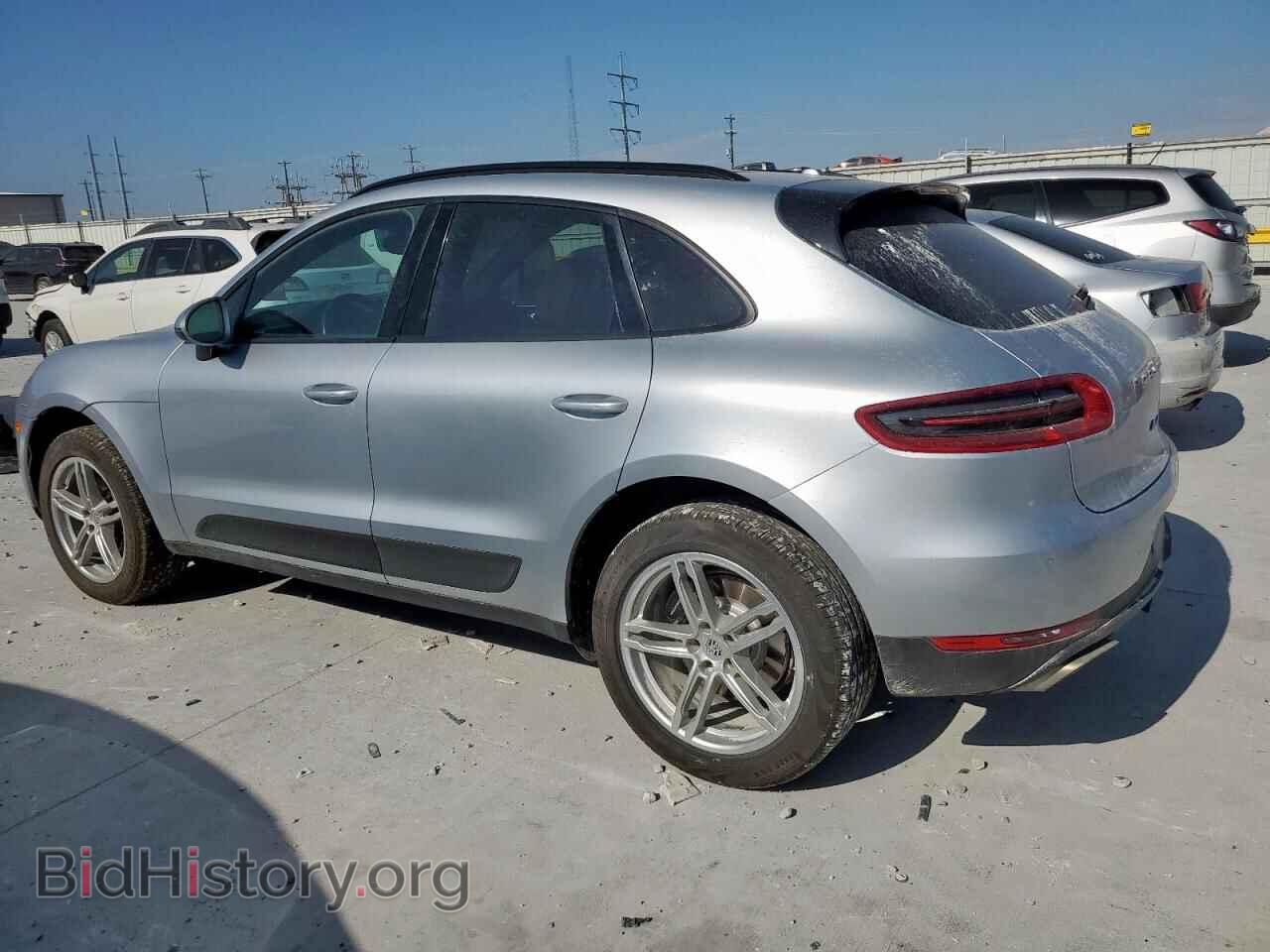 2017 PORSCHE MACAN - VIN: WP1AA2A54HLB07634 - Photo 2