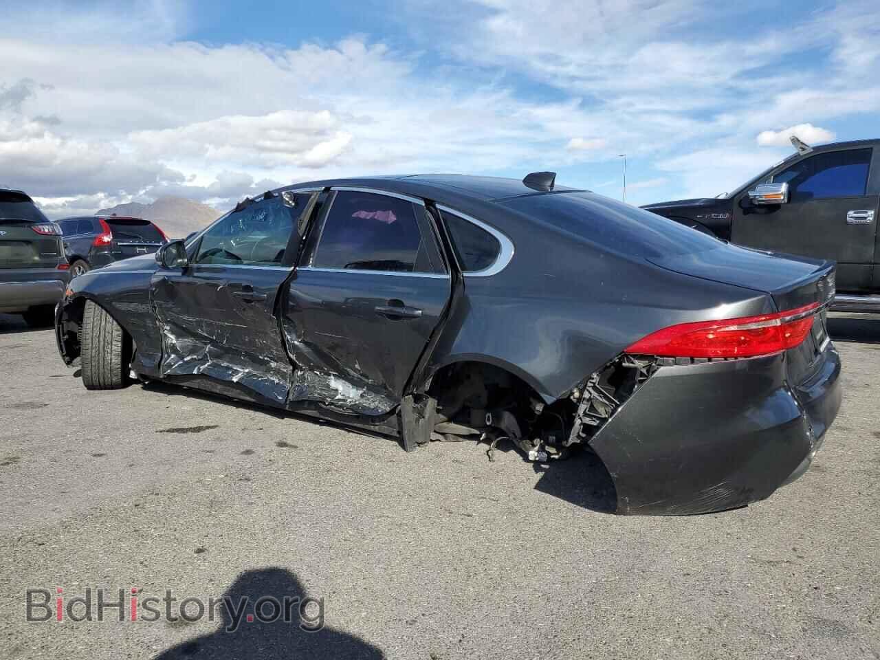 2017 JAGUAR XF - VIN: SAJBD4BV2HCY32769 - Фото 2