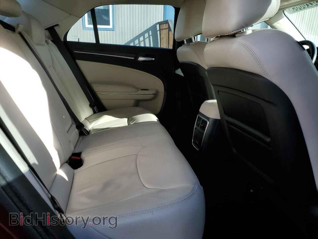 2016 CHRYSLER 300 - VIN: 2C3CCAAG5GH252763 - Фото 10