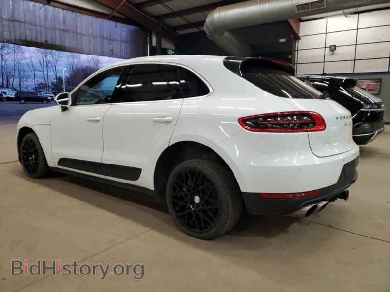 2016 Porsche MACAN (VIN WP1AB2A57GLB52773) — photo 2 of 13