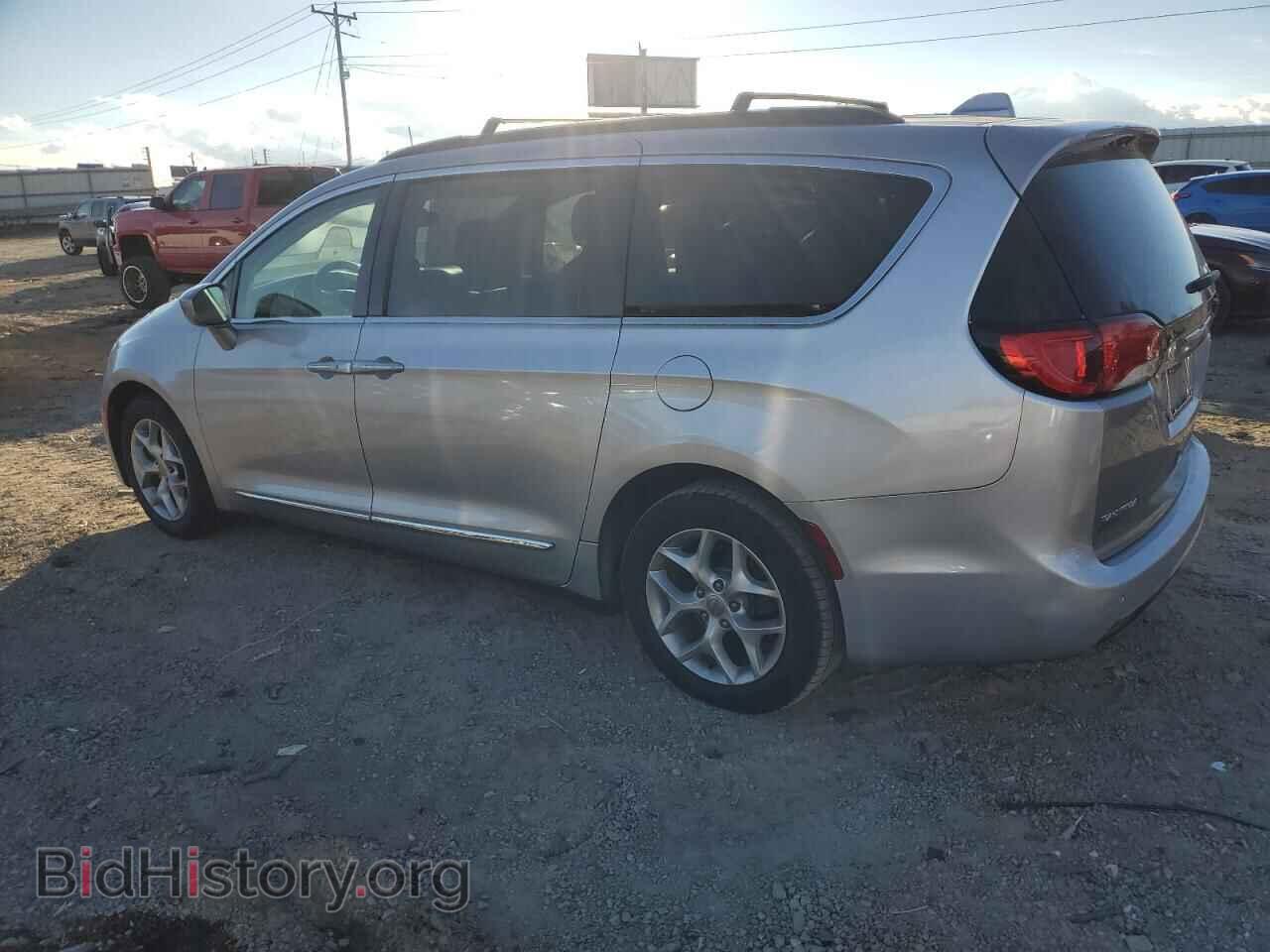 2017 CHRYSLER PACIFICA - VIN: 2C4RC1BGXHR820229 - Photo 2