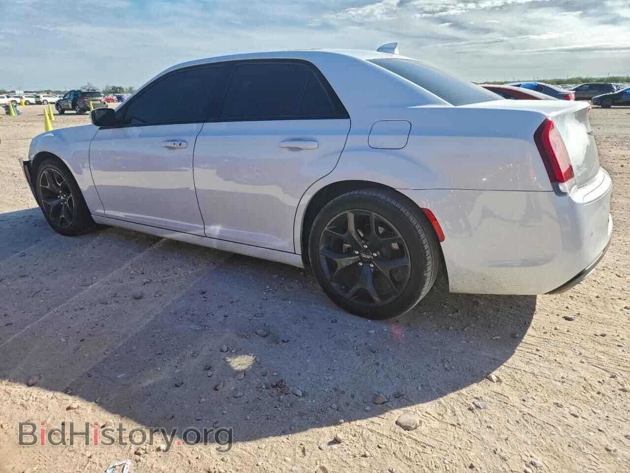 2022 CHRYSLER 300 - VIN: 2C3CCABG3NH236444 - Фото 2